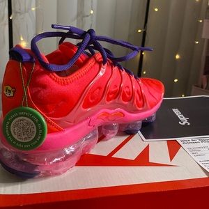 Nike Air VaporMax Plus Bright Crimson Pink Blast (W)